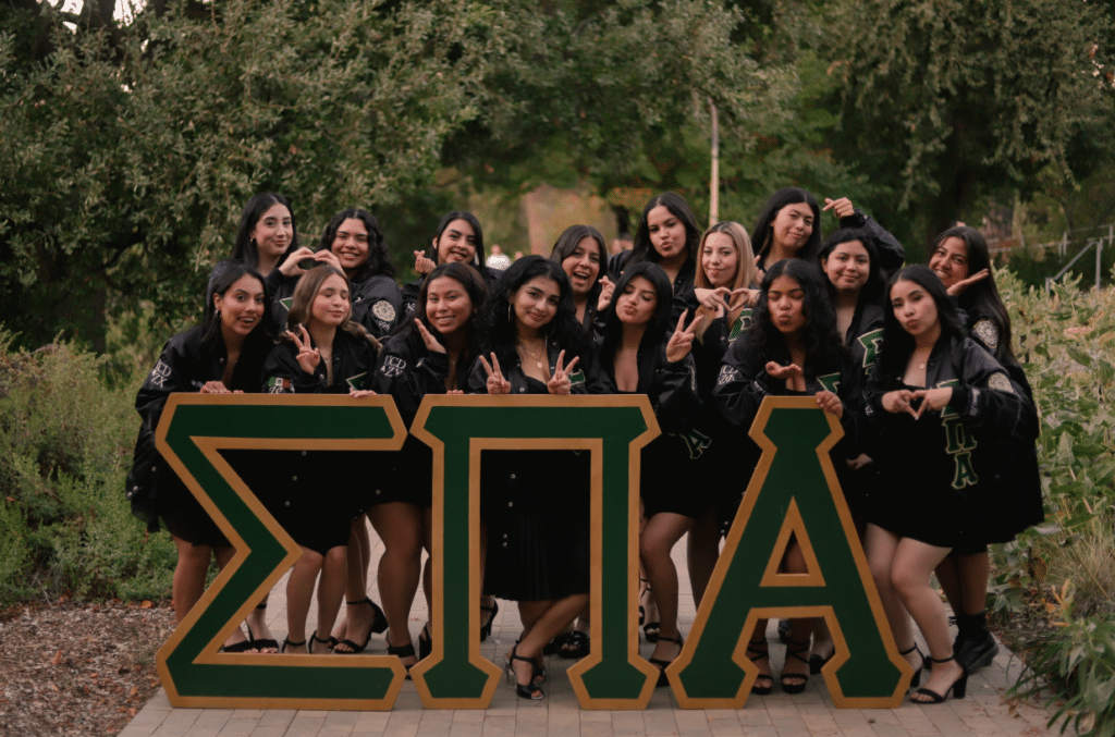 Photo of Elaine and her sorority sisters at UC Davis Arb